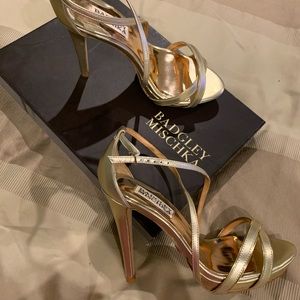 Badgley Mischka Bridal Gold Pumps-Platform Sandal